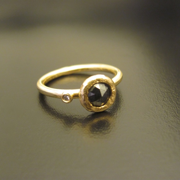Gold diamond ring. - Picture 4 of 8